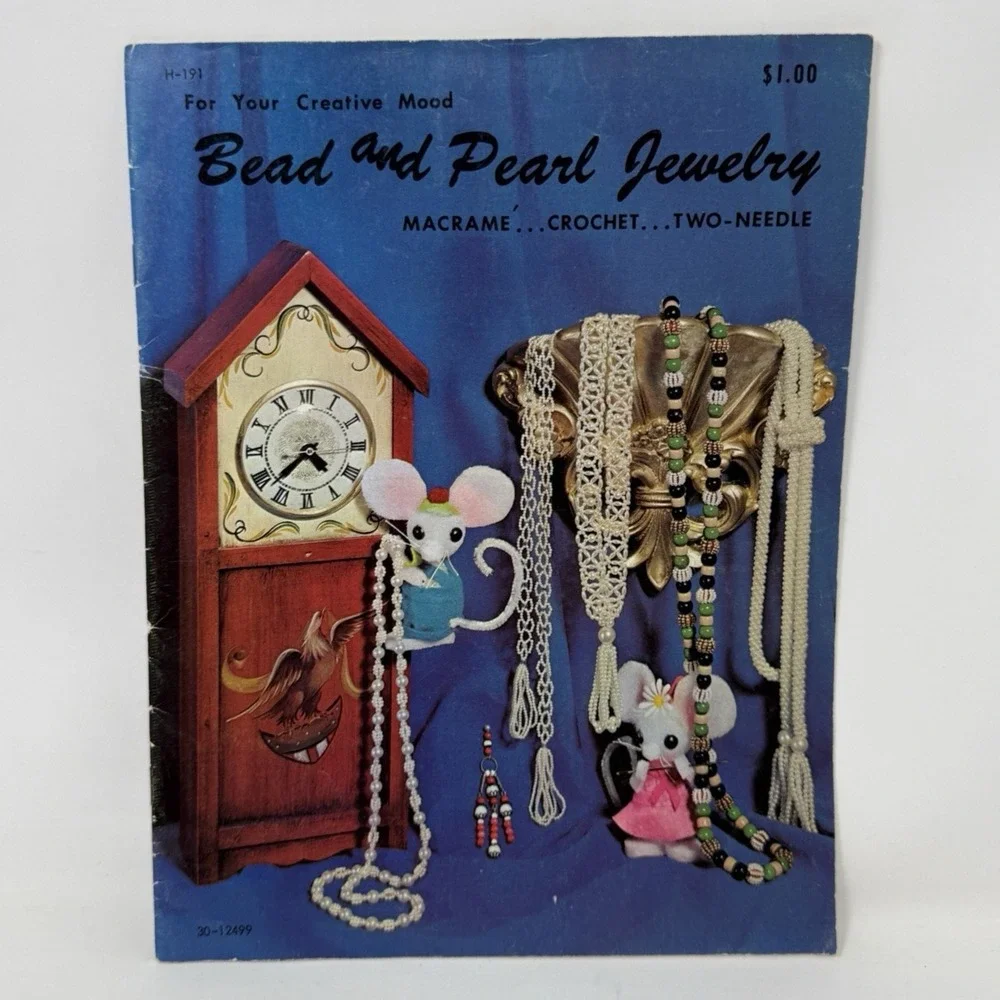 Vintage 1971 Bead And Pearl Jewelry Macramé Crochet Two Needle Pattern Book